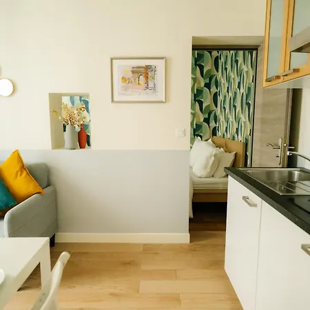 Apartment Parisian Elegance Wood Near Bastille And Marais Paris